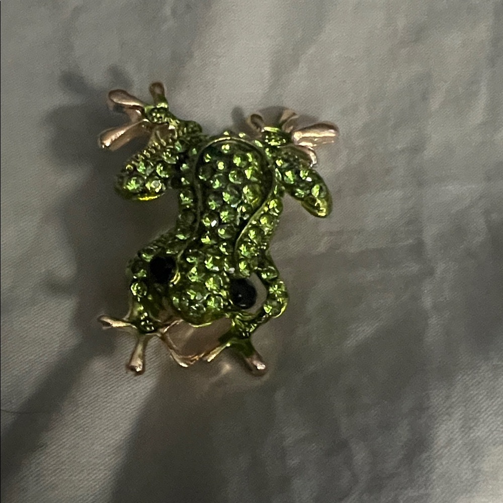 Green Crystal Frog Brooch Pin